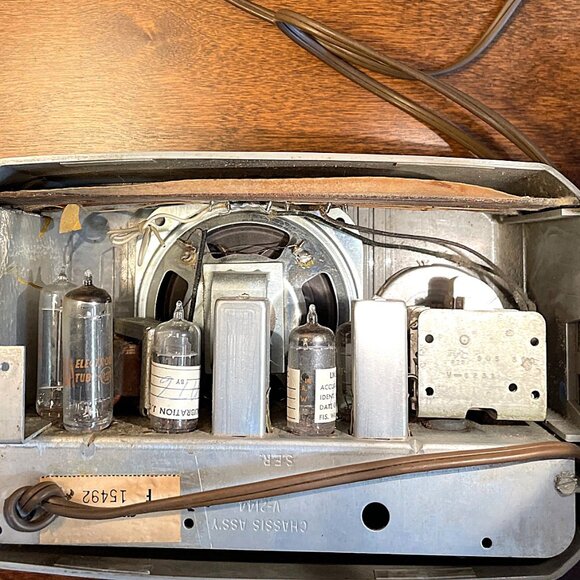 Vintage Westinghouse Model H-211 TUBE RADIO with GE & RCA parts - Picture 3 of 14